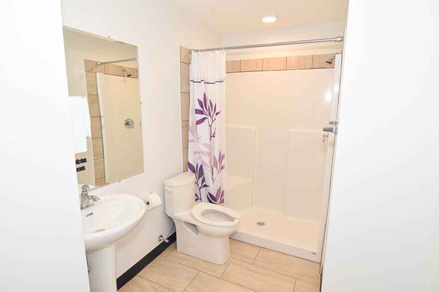 More Photos Of 309 Main St N, Airdrie Office For Sale