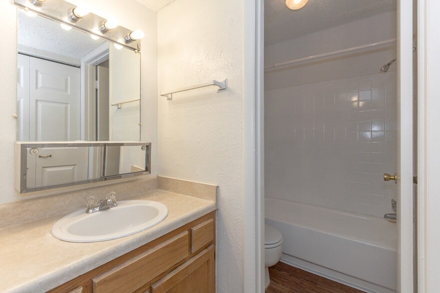 More Photos Of 1311 N Ash Pl, Owasso Apartments For Sale