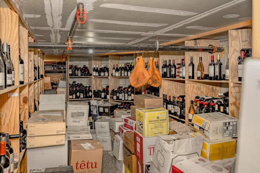 More Photos Of 12625 Sierra Hwy, Santa Clarita Restaurant For Sale