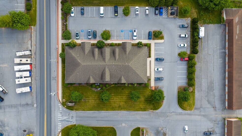 More Photos Of 60 Doe Run Rd, Manheim Medical For Lease