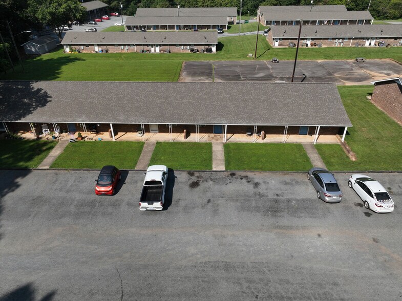 More Photos Of 100 S Kirkland Ave, Elkin Apartments For Sale