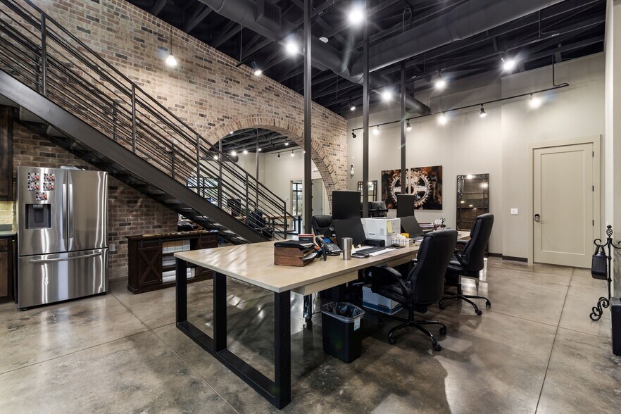 More Photos Of 750 William D Fitch Pky, College Station Loft Creative Space For Lease