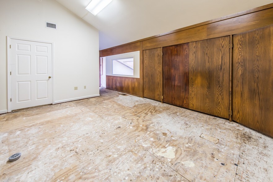 More Photos Of 415 Mountain Dr, Destin Storefront For Lease