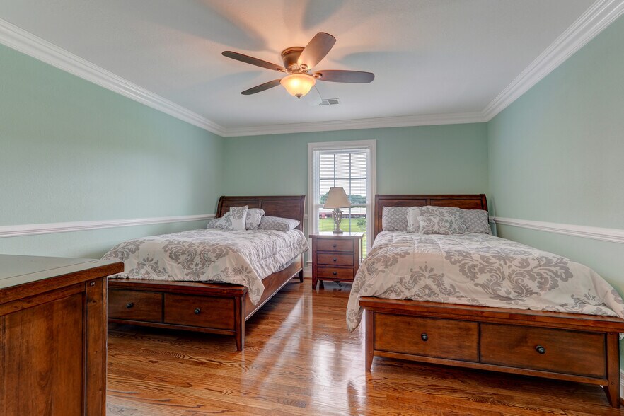 More Photos Of 178 Slaydon Rd, Eden Specialty For Sale