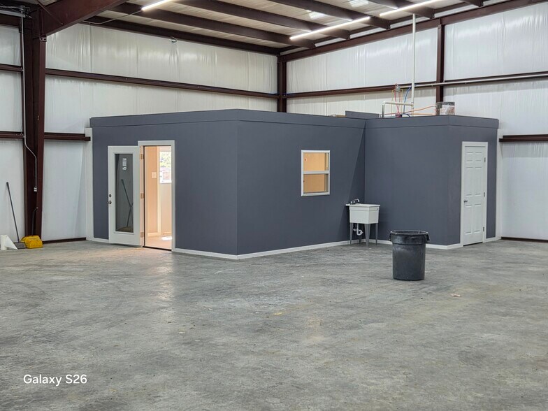More Photos Of 2420 McKinney st, Rice Industrial For Lease
