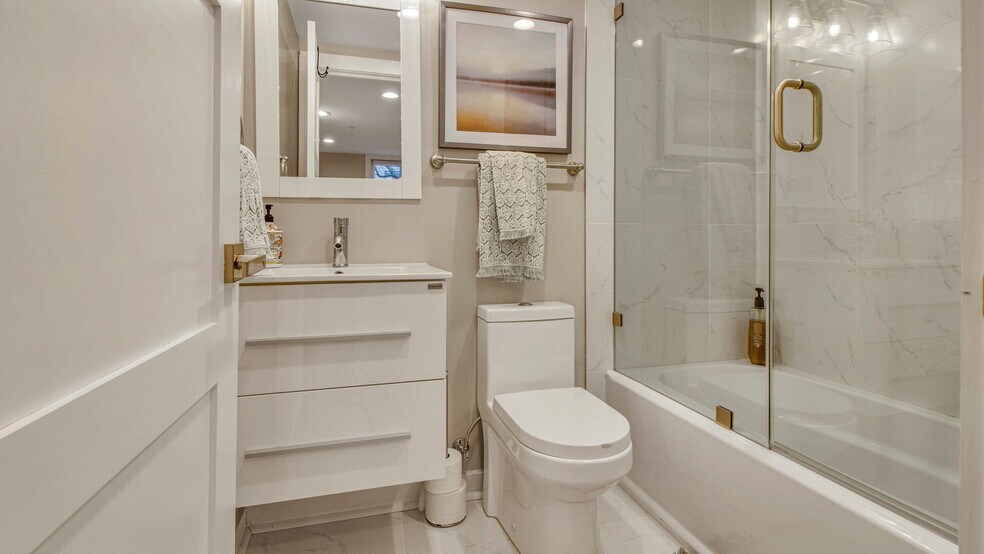 More Photos Of 1414 Pennsylvania Ave SE, Washington Apartments For Sale