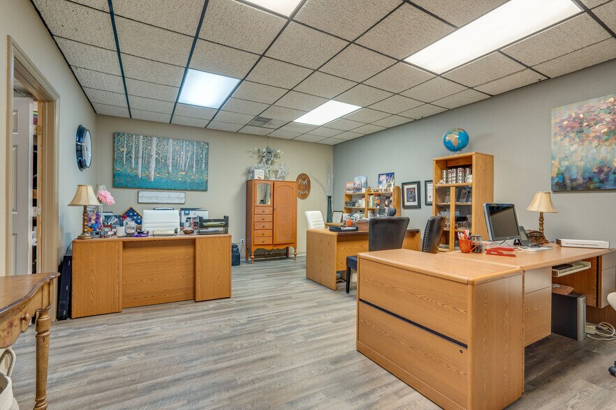 More Photos Of 109-111 S Main St, Irving Restaurant For Sale