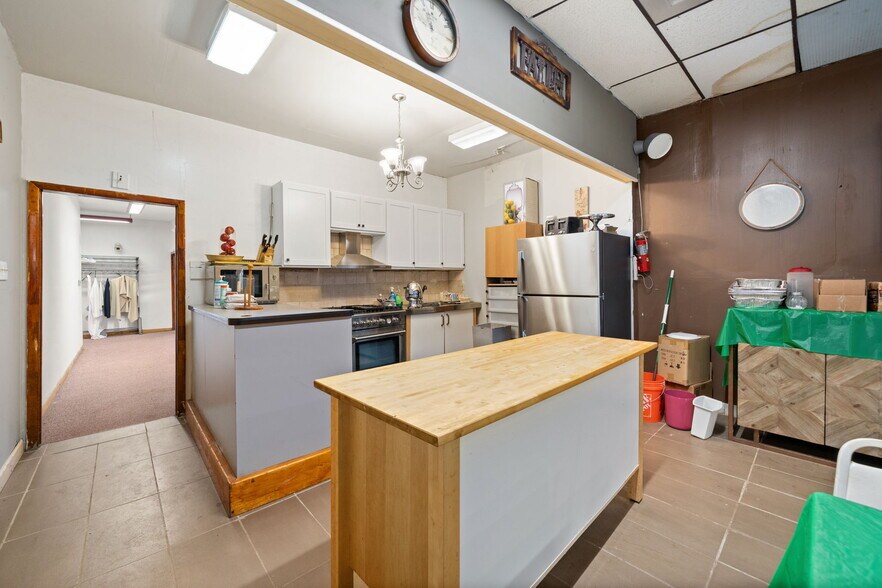 More Photos Of 632 N Albany Ave, Chicago Religious Facility For Sale