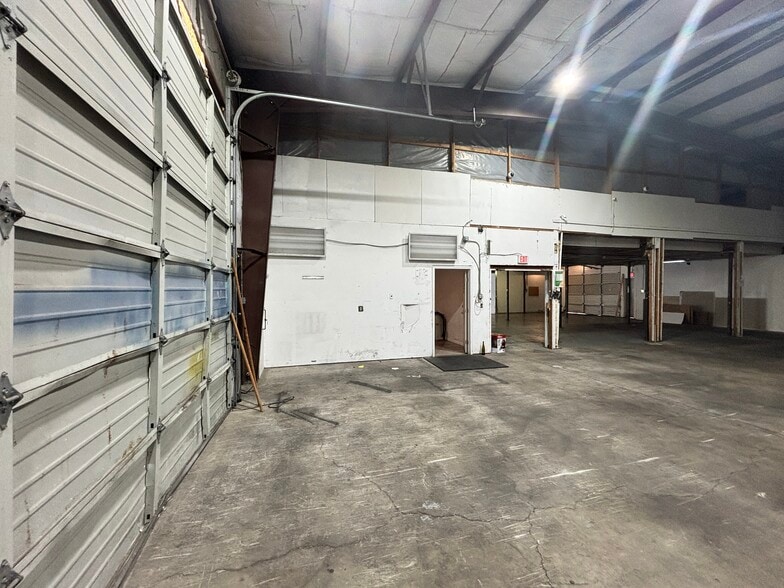More Photos Of 2618 Cherry Ave NE, Salem Industrial For Sale