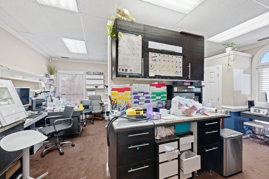 More Photos Of 1348 Matthews Township Pky, Matthews Office For Sale