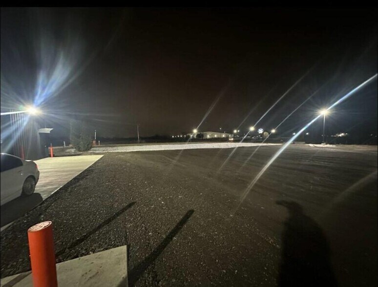 More Photos Of 19660 Stony Island Ave, Lynwood Truck Terminal For Lease
