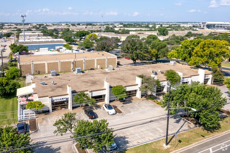More Photos Of 2007 Kramer Ln, Austin General Retail For Lease