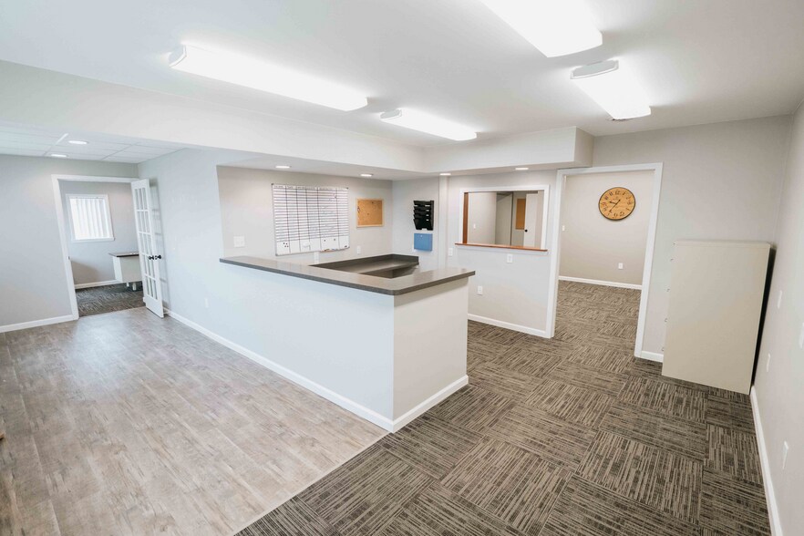 More Photos Of 2565 16th Ave, Columbus Light Manufacturing For Sale