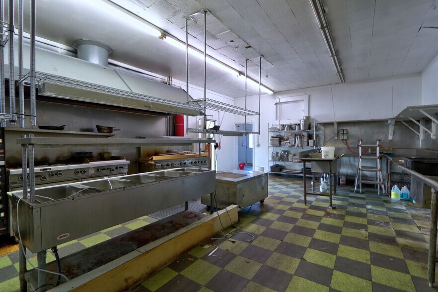 More Photos Of 1978 Route 5 & 20, Waterloo Township Restaurant For Lease