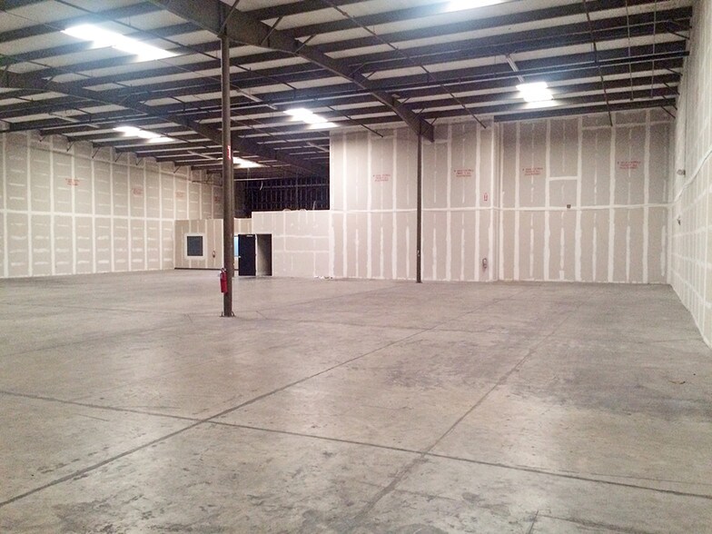 More Photos Of 4424 Seaboard Rd, Orlando Unknown For Lease