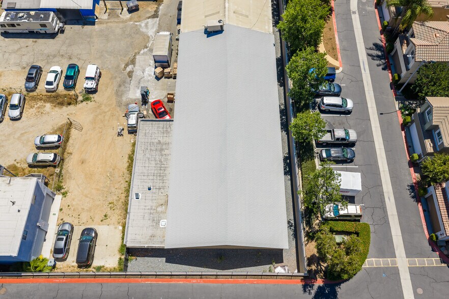 More Photos Of 2879 Main St, Riverside Warehouse For Lease