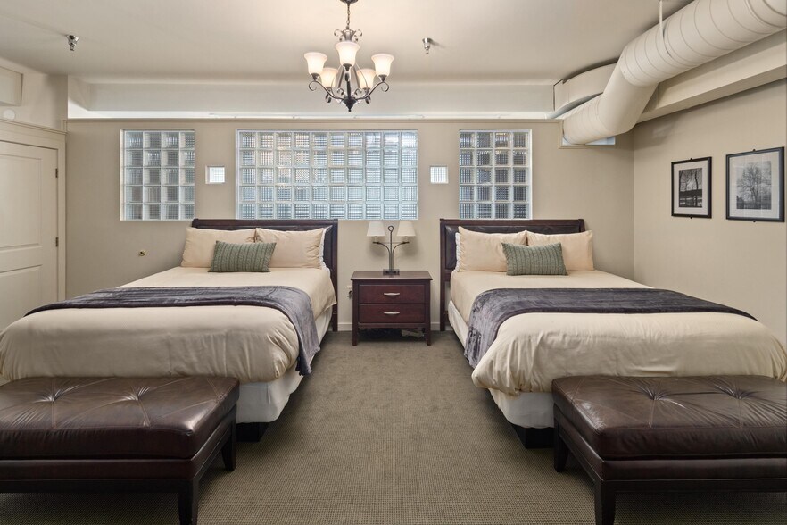 More Photos Of 18 Main St, Stowe Hotel For Sale