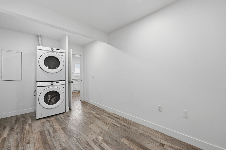 More Photos Of 2005 Highland Ave, National City Apartments For Sale