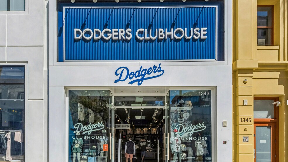 More Photos Of 1343-1349 3rd Street Promenade, Santa Monica Storefront For Sale