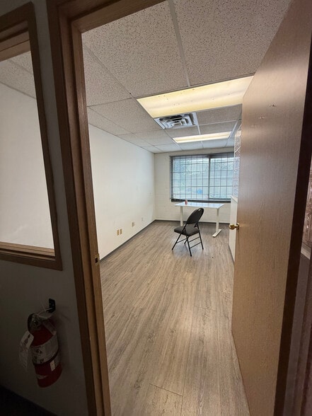 More Photos Of 19331 Enterprise Way, Surrey Warehouse For Lease