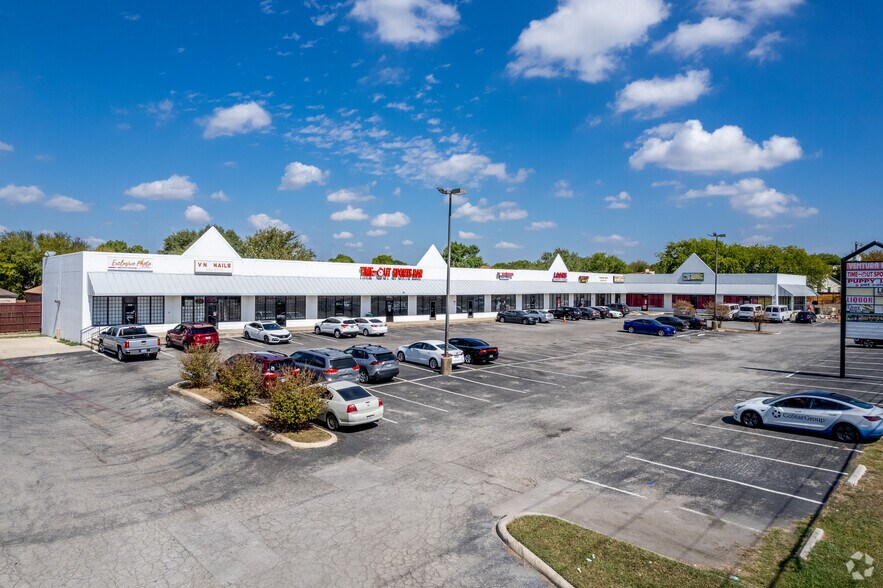 More Photos Of 8021 FM 78, San Antonio Unknown For Lease