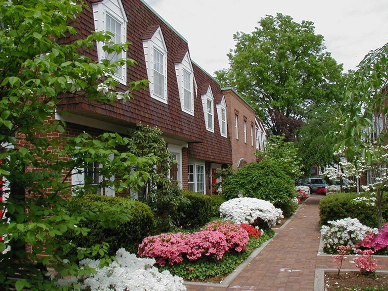 More Photos Of 1497 Chain Bridge Rd, McLean Unknown For Lease