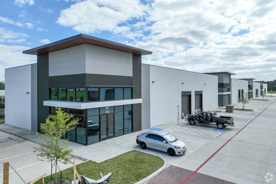 Primary Photo Of 282 Bucees Blvd, Katy Unknown For Lease