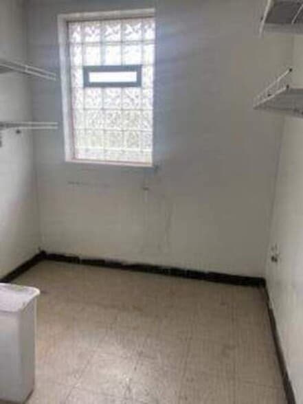 More Photos Of 15560 Puritan St, Detroit Flex For Sale