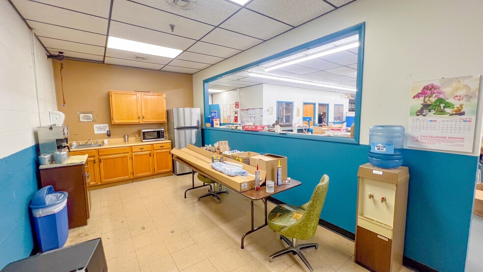 More Photos Of 450 S Fellowship Rd, Maple Shade Township Warehouse For Sale