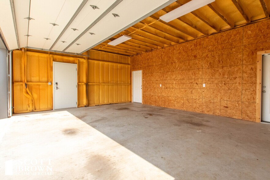 More Photos Of 1404 McConnell Rd, Gunter Flex For Sale