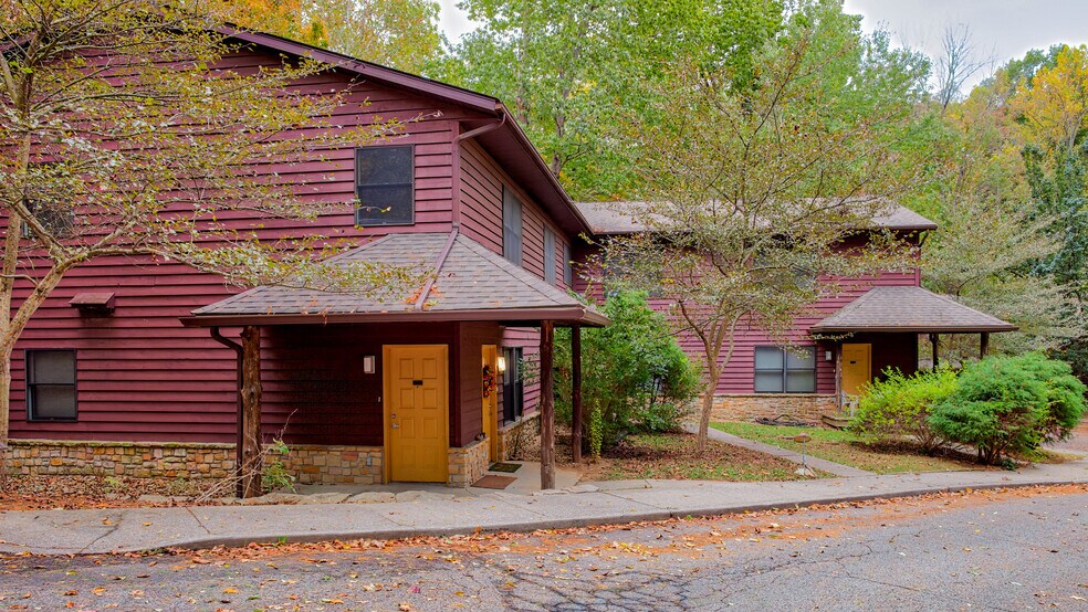 More Photos Of 1533 Arbors Ln, Bloomington Apartments For Sale