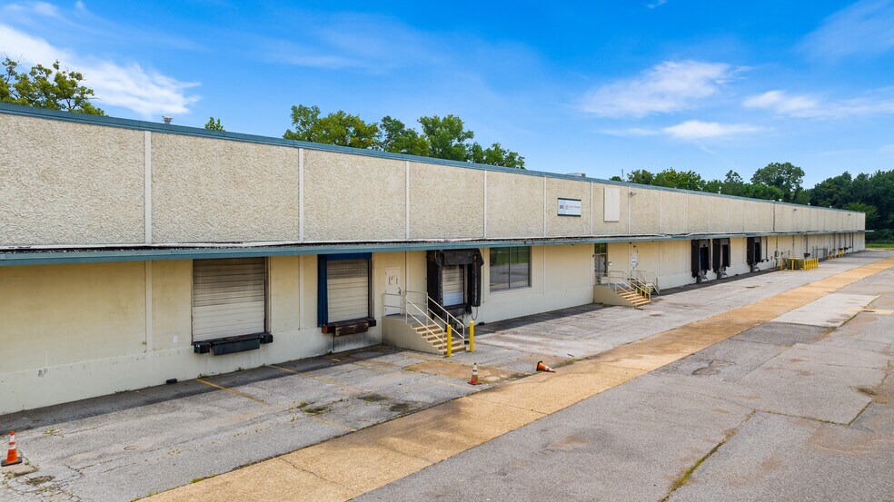 More Photos Of 237-265 E Belz Blvd, Memphis Distribution For Lease