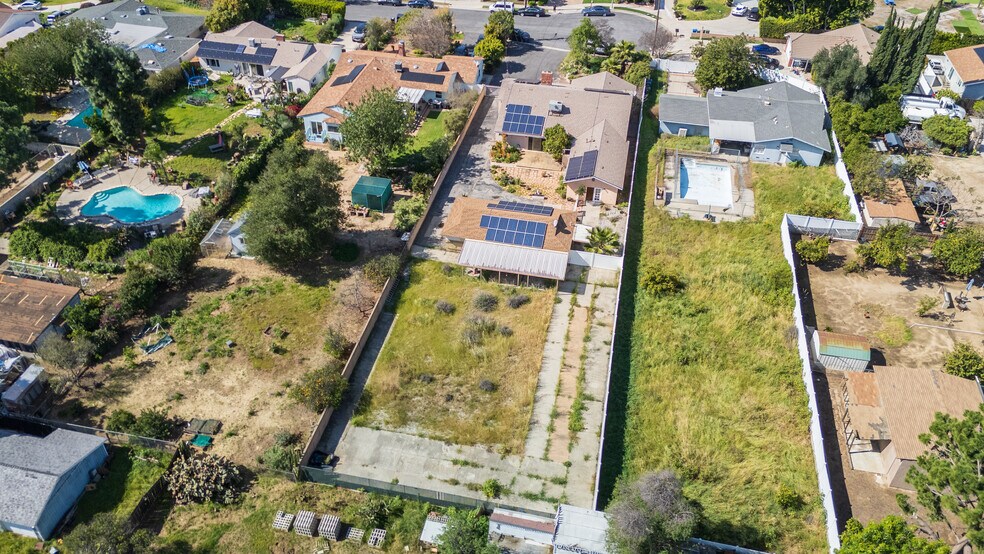 More Photos Of 9826 Columbus Ave, North Hills Multifamily For Sale