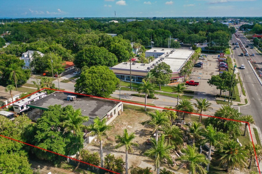 More Photos Of 575 N Washington Blvd, Sarasota Freestanding For Sale