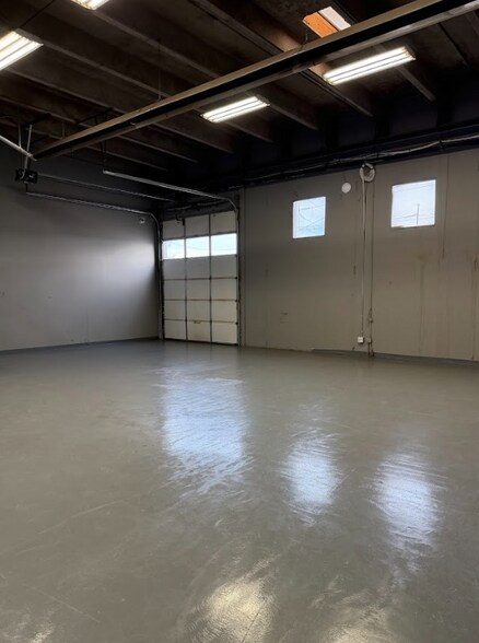 More Photos Of 950 W 2100 S, Salt Lake City Auto Repair For Sale