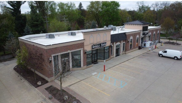 More Photos Of 7275 Cooley Lake Rd, West Bloomfield Storefront For Lease