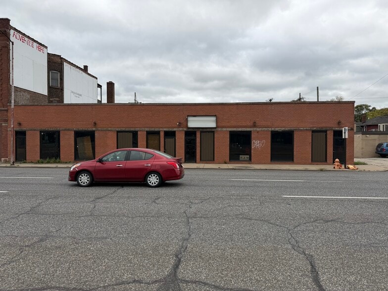 More Photos Of 529-535 E 5th Ave, Gary Restaurant For Lease