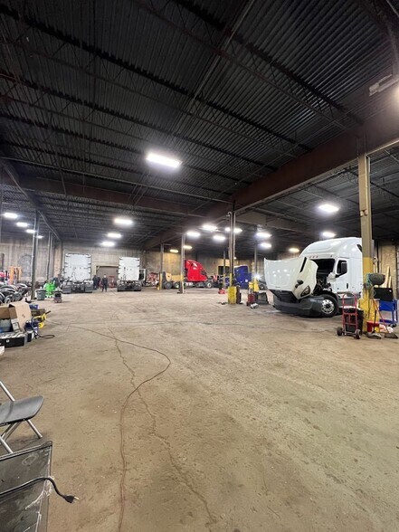 More Photos Of 4 Beakes St, Ewing Warehouse For Lease
