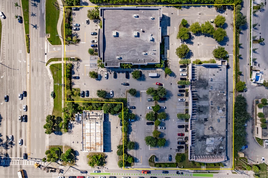 More Photos Of 8053 W Oakland Park Blvd, Sunrise Storefront For Sale