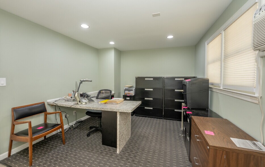 More Photos Of 2429 Vauxhall Rd, Union Township Office Residential For Sale