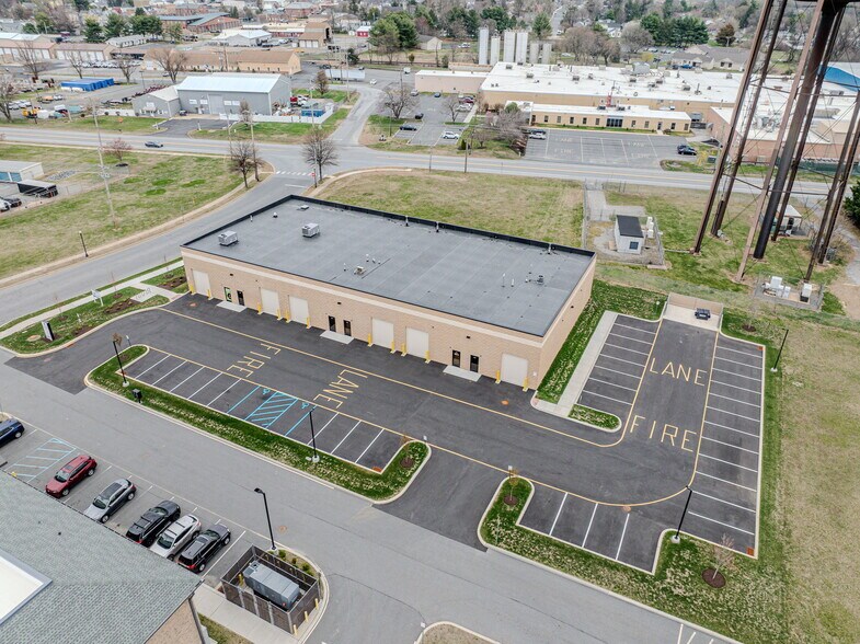 More Photos Of 410 Diamond State Blvd, Middletown Light Distribution For Lease