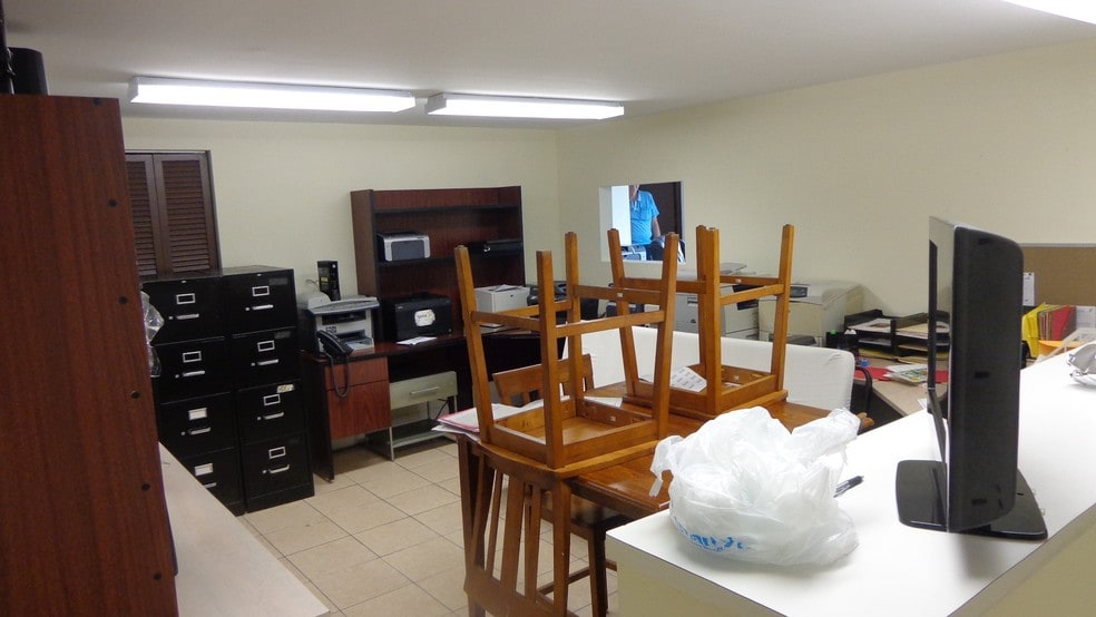More Photos Of 13977-13981 SW 140th St, Miami Light Distribution For Sale