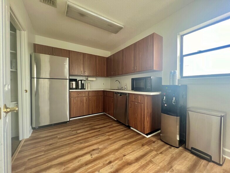 More Photos Of 4496 Southside Blvd, Jacksonville Medical For Lease