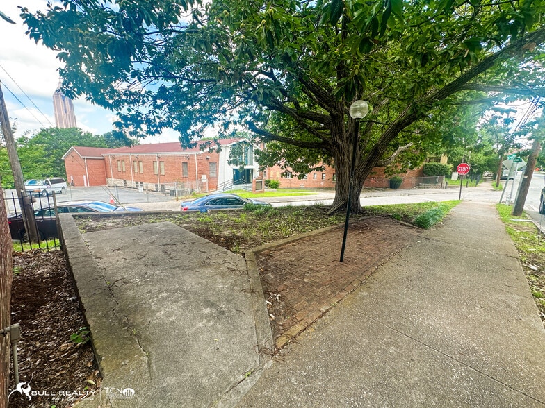 More Photos Of 530 NE Parkway Dr, Atlanta Apartments For Sale
