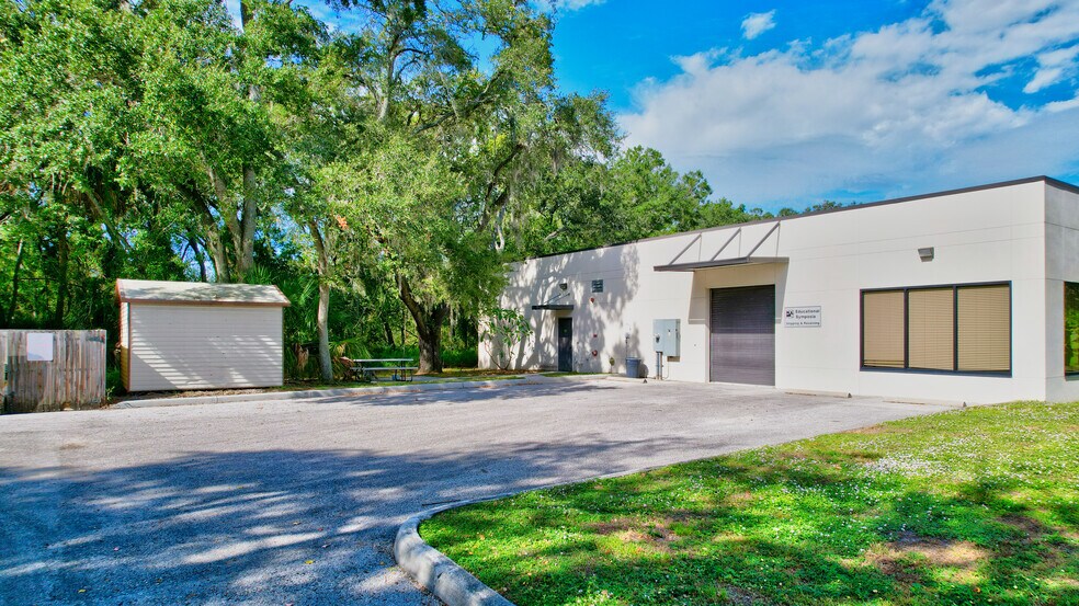 More Photos Of 5620 W Sligh Ave, Tampa Loft Creative Space For Sale