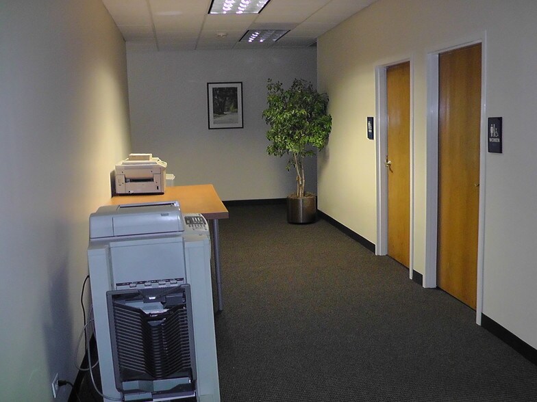 More Photos Of 710 E Ogden Ave, Naperville Office For Lease