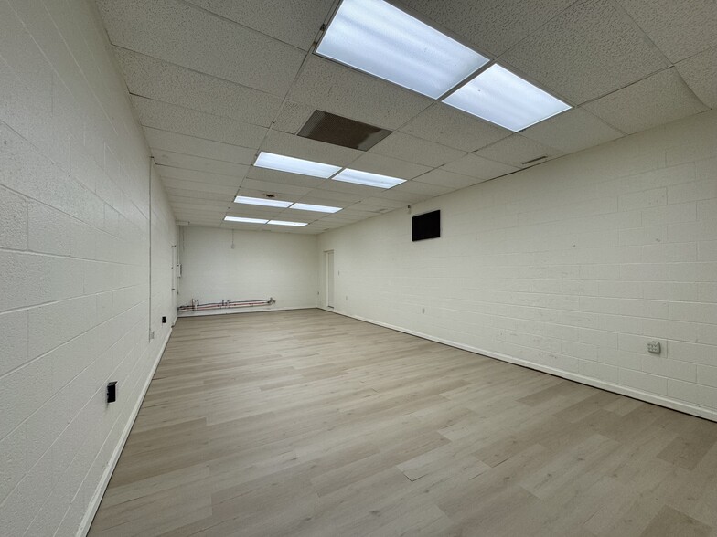 More Photos Of 1723-1727 Saddlewood Ave, Akron General Retail For Sale
