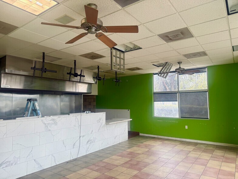 More Photos Of 947 W Olive Ave, Porterville Freestanding For Lease