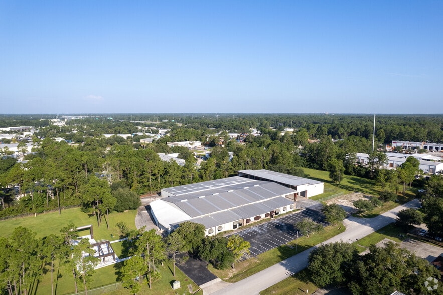 More Photos Of 11320 Distribution Ave E, Jacksonville Manufacturing For Lease
