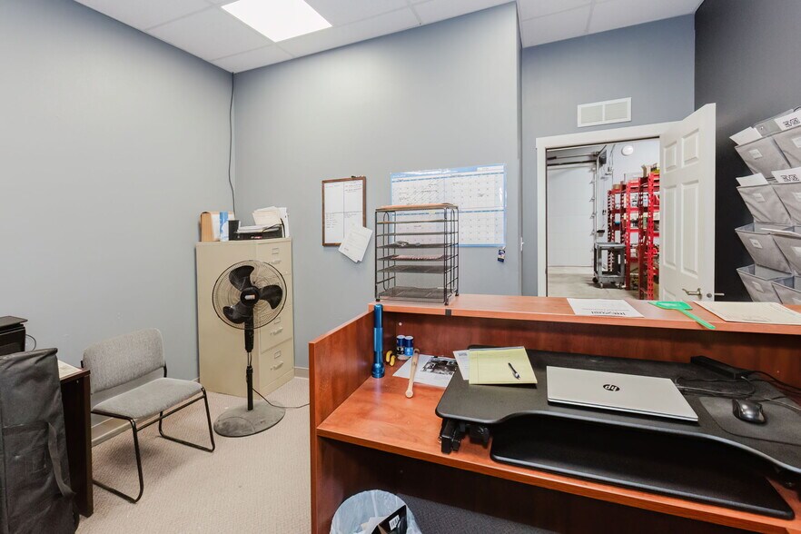 More Photos Of 1415 Lumsden Rd, Port Orchard Warehouse For Sale